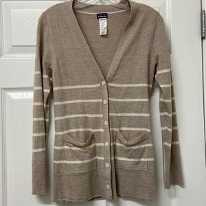Stripped tan and white Patagonia cardigan. Size Medium